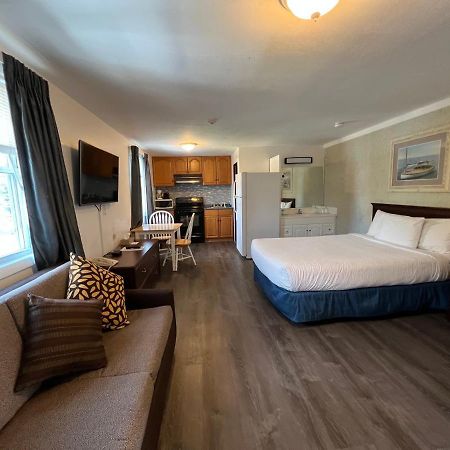 Guestlodge West Dennis Bagian luar foto