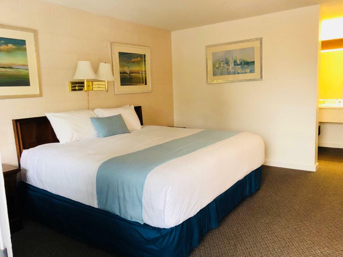 Guestlodge West Dennis Bagian luar foto