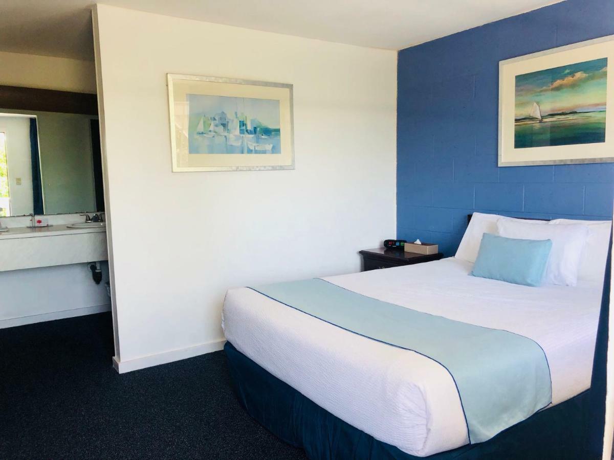 Guestlodge West Dennis Bagian luar foto